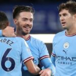 Jack Grealish y Riyad Mahrez celebran el triunfo del Manchester City en el Chelsea