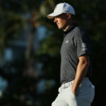 Jordan Spieth se une a la vida de RV en el PGA Tour, triunfando después de la primera ronda de 6 bajo par en Sony Open en Hawái