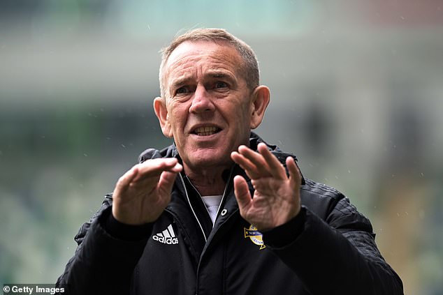 Kenny Shiels ha dejado su puesto como entrenador de las Mujeres de Irlanda del Norte después de un período de cuatro años.