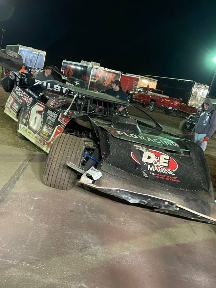 Kyle Larson se estrella tras ganar en Golden Isles Speedway