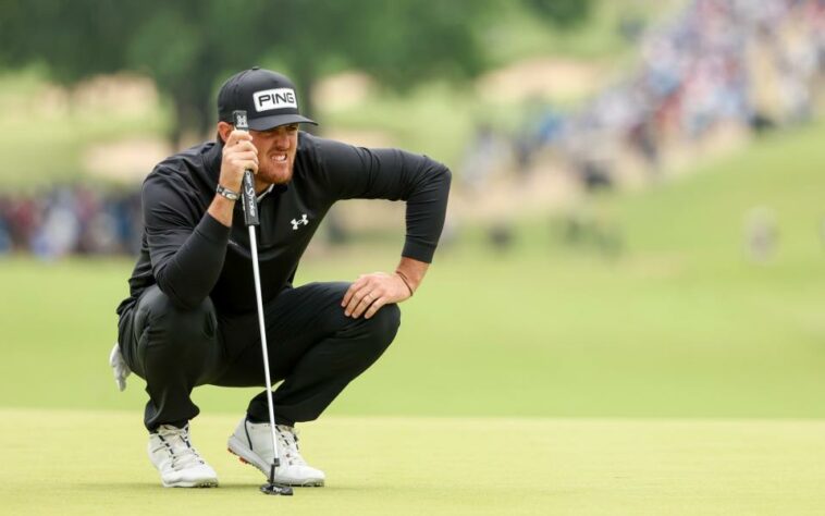 Mito Pereira de Chile alinea un putt en el primer green durante la ronda final del Campeonato PGA 2022 en Southern Hills Country Club el 22 de mayo de 2022 - LIV Golf nombrará a Mito Pereira en la lista de jugadores de 2023 - Ezra Shaw/Getty Images