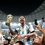 Lionel Messi puso fin a la larga espera de su carrera para ganar la Copa del Mundo después de la victoria sobre Francia