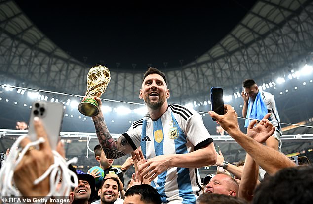 Lionel Messi puso fin a la larga espera de su carrera para ganar la Copa del Mundo después de la victoria sobre Francia