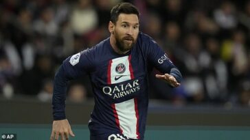 Según los informes, la primera camiseta de fútbol con la que Lionel Messi jugó después de su triunfo en la Copa del Mundo se vendió por £ 38,400