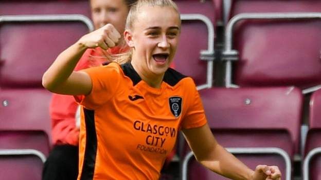 Spartans 0-4 Glasgow City: Lauren Davidson anota dos veces y prepara dos mientras los líderes de SWPL ganan