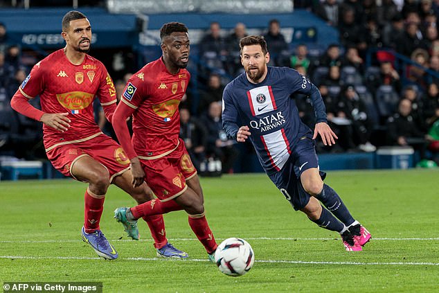 Lionel Messi anotó uno de los goles de la temporada en la victoria del PSG 2-0 sobre el Angers el miércoles.