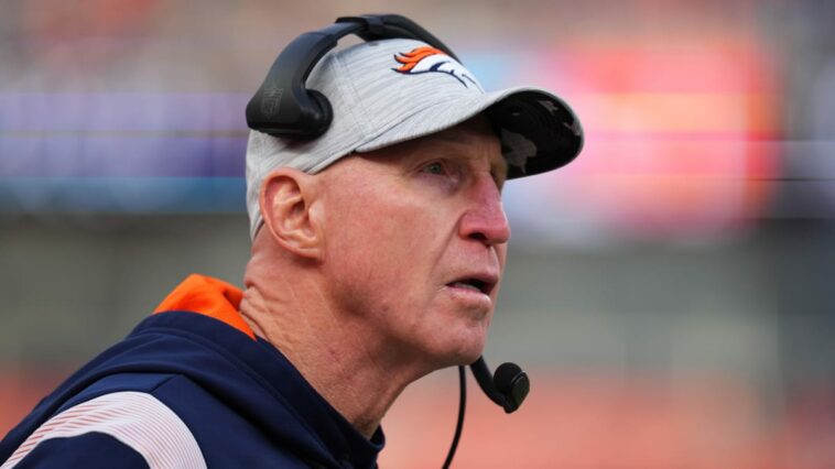 Los Broncos despiden al entrenador interino Jerry Rosburg, según el informe