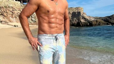 La leyenda del boxeo Oscar De La Hoya (en la foto) ha compartido imágenes de su nuevo físico impresionante en las redes sociales.