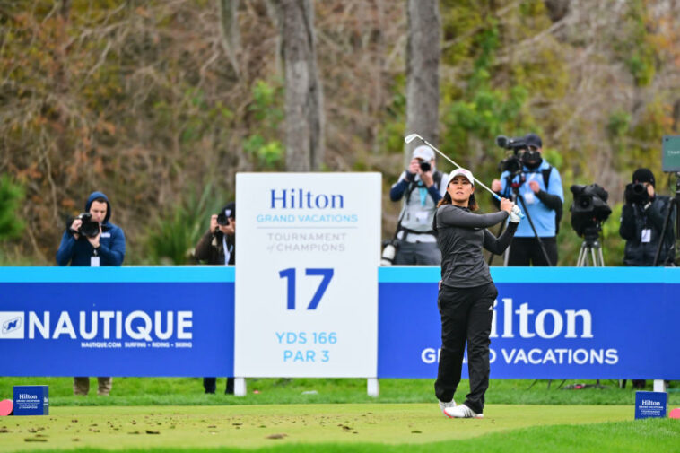 Los oficiales del torneo traen 36 casilleros para jugadoras en la apertura de la temporada de la LPGA, aunque el vestuario permanece abierto para los VIP