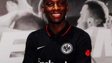 Randal Kolo Muani ya está llamando la atención en Frankfurt