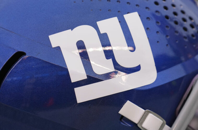 Logotipo de los New York Giants (Foto de Mitchell Leff/Getty Images)