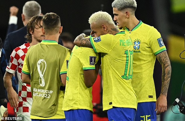 Neymar publica chats privados de WhatsApp con sus compañeros de Brasil tras su salida del Mundial