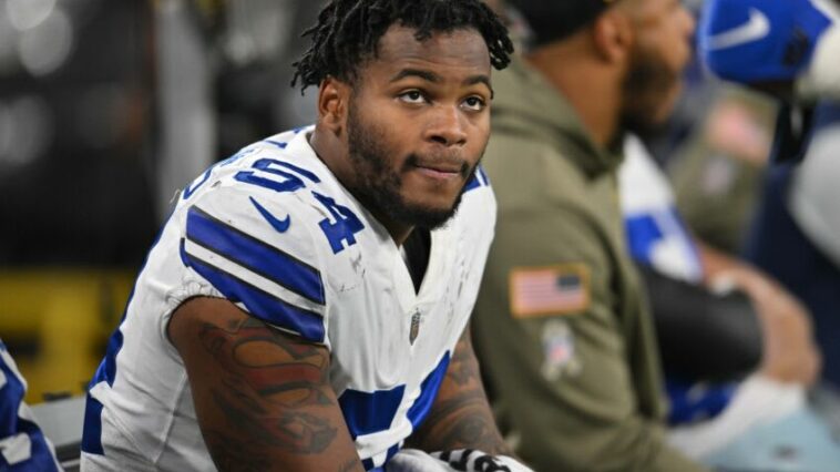 20 de noviembre de 2022;  Minneapolis, Minnesota, Estados Unidos;  El ala defensiva de los Dallas Cowboys, Sam Williams (54), mira durante el partido contra los Minnesota Vikings en el US Bank Stadium.  Crédito obligatorio: Jeffrey Becker-USA TODAY Sports