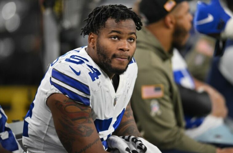 20 de noviembre de 2022;  Minneapolis, Minnesota, Estados Unidos;  El ala defensiva de los Dallas Cowboys, Sam Williams (54), mira durante el partido contra los Minnesota Vikings en el US Bank Stadium.  Crédito obligatorio: Jeffrey Becker-USA TODAY Sports