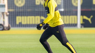 Reyna vuelve al entrenamiento parcial del equipo