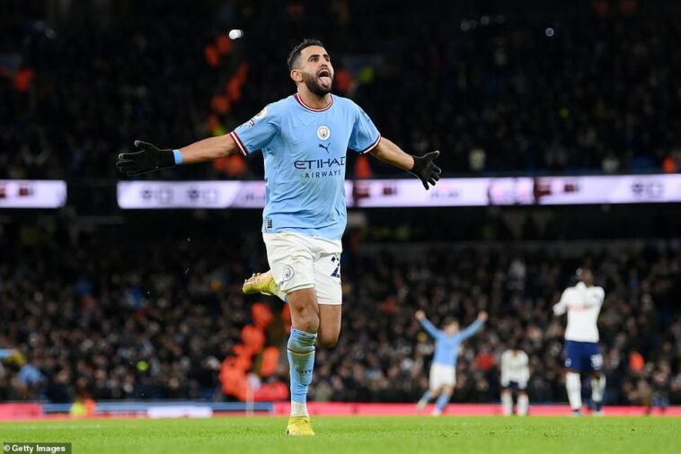 Riyad Mahrez anotó un doblete cuando inspiró al Manchester City a una victoria de regreso sobre el Tottenham el jueves por la noche.