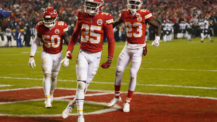 El esquinero de los Kansas City Chiefs, Jaylen Watson.  (Jay Biggerstaff-USA TODAY Deportes)