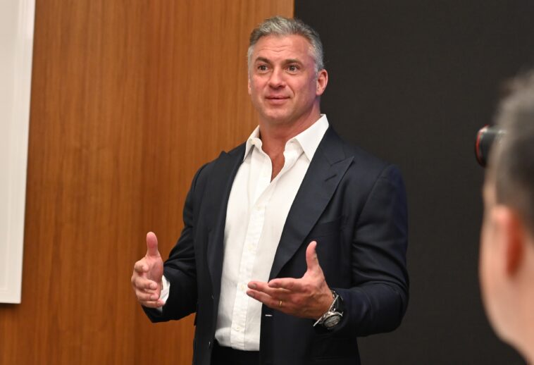 Shane McMahon solía "cuidar a los niños" Mike Tyson