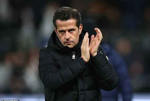 El jefe del Fulham, Marco Silva, subrayó la importancia de la versatilidad de Bobby Decordova-Reid