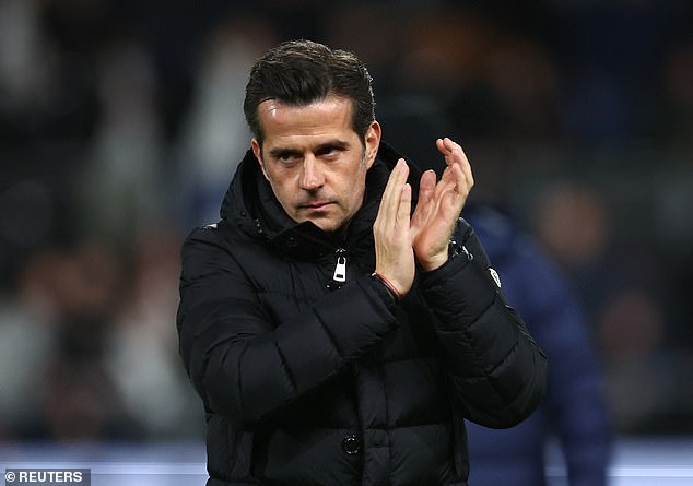 El jefe del Fulham, Marco Silva, subrayó la importancia de la versatilidad de Bobby Decordova-Reid