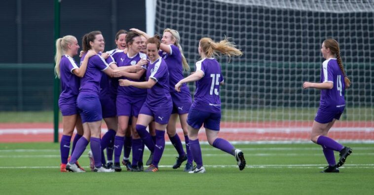 Boroughmuir Thistle para jugar contra el Celtic.