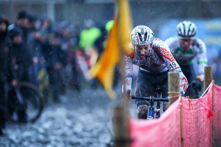 Sweeck, Vanthourenhout en una pelea por los campeonatos belgas de ciclocross