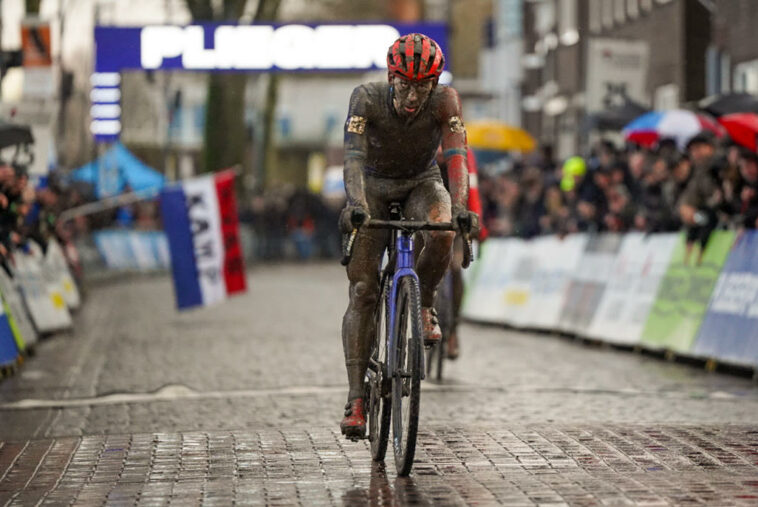 Van der Haar lidera a Trek uno-dos para conseguir el título holandés de ciclocross
