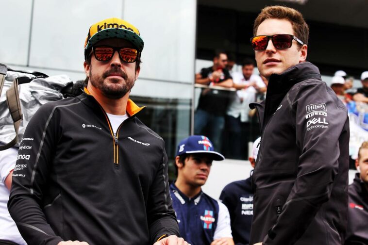 Fernando Alonso (ESP) McLaren y Stoffel Vandoorne (BEL) McLaren en el desfile de pilotos.  11.11.2018.  Campeonato Mundial de Fórmula 1, Rd 20, Gran Premio de Brasil, Sao Paulo, Brasil, Carrera