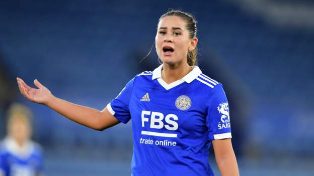 Georgia Brougham: el defensor de Leicester tiene contrato rescindido mutuamente