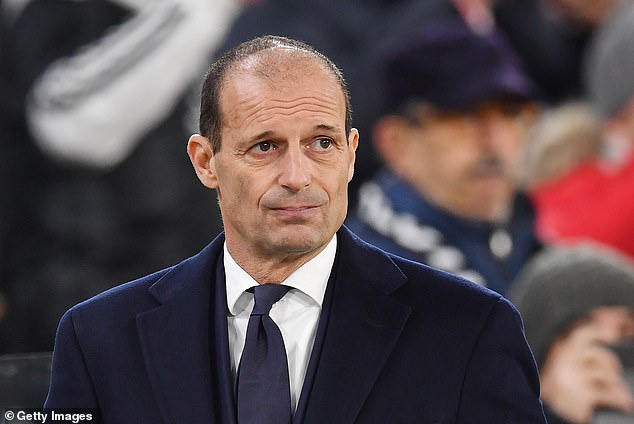 El jefe de la Juventus, Massimiliano Allegri, se comprometió a permanecer en el cargo a pesar de una deducción de 15 puntos.