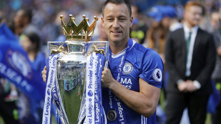 Aficionados del Chelsea creen haber encontrado al sucesor de John Terry