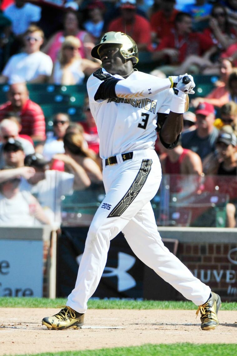 Antes de ser un receptor abierto profesional, AJ Brown ganaba dinero jugando al béisbol