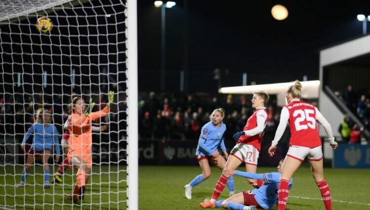 Arsenal v Manchester City - FA Women