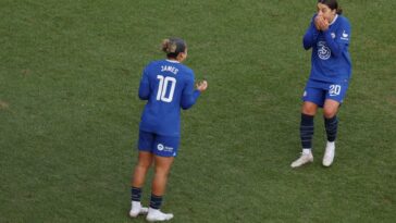 Superliga Femenina Barclays: Chelsea encabeza como dos rivales por el título