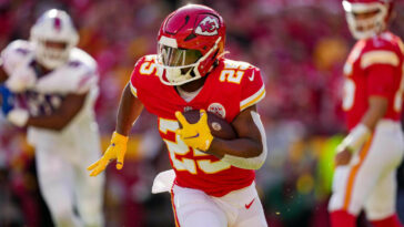 Chiefs activan a Clyde Edwards-Helaire, colocan a Mecole Hardman en IR