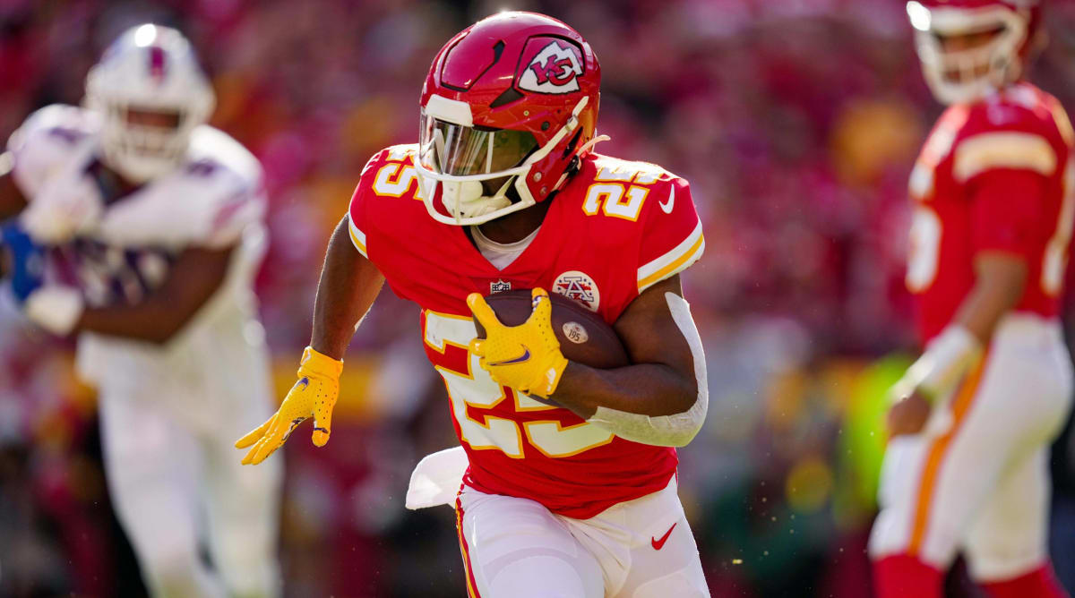 Chiefs activan a Clyde Edwards-Helaire, colocan a Mecole Hardman en IR