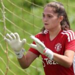 Safia Middleton-Patel: Coventry United ficha al portero del Manchester United en préstamo de emergencia