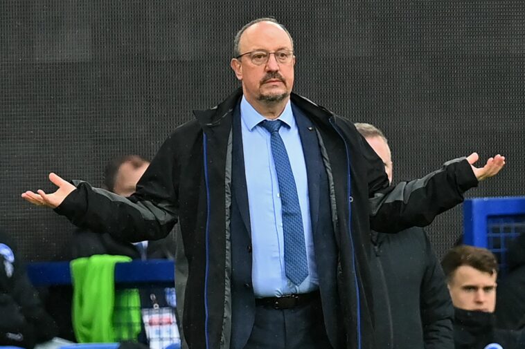 Rafa Benítez considera que Núñez es como uno de sus ex delanteros de los Reds