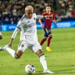 El traspaso de Julián Araujo de LA Galaxy al Barcelona se ha estancado por apenas unos segundos