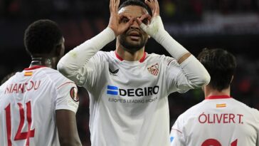 Youssef En-Nesyri abrió el marcador para el Sevilla en la goleada 3-0 al PSV Eindhoven