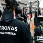 Hamilton confía en el regreso de Mercedes a la librea negra