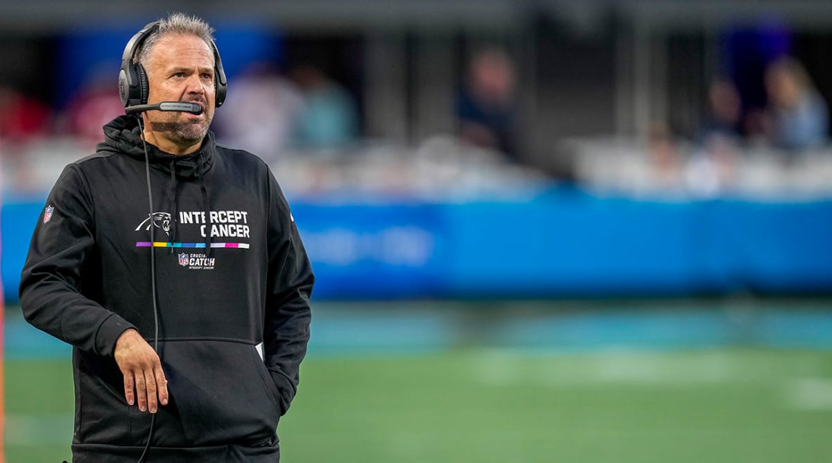 Informes: Matt Rhule demanda a Panthers por disputa de compensación