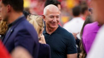 Informes: a Jeff Bezos no se le permite hacer una oferta por los comandantes