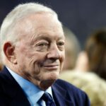 Jerry Jones dice que está pensando "a largo plazo" mientras que Eagles va con todo adentro