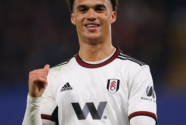 Antonee Robinson estuvo a punto de unirse al AC Milan en 2020, pero la mudanza se arruinó por un susto cardíaco