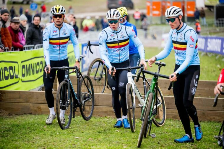 Las escaleras son un regalo para la vista, pero las barreras son un obstáculo mayor para Hoogerheide Cyclocross Worlds