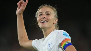 Leah Williamson insiste en que quiere usar un brazalete de 'One Love' en la Copa del Mundo de este verano