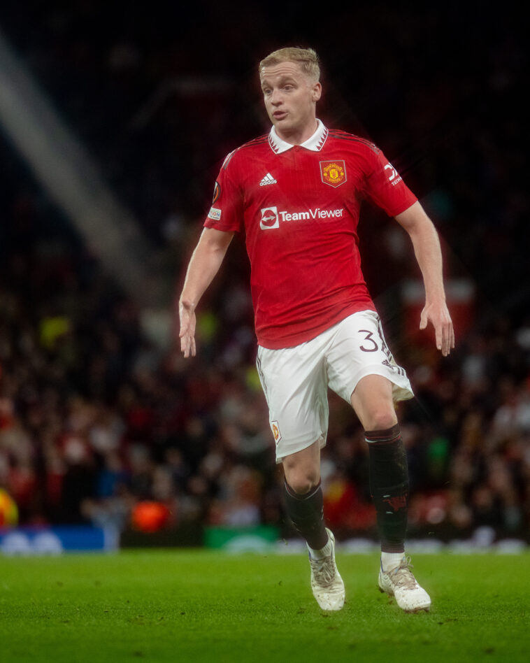 La etapa de Donny van de Beek en Old Trafford podría estar llegando a su fin