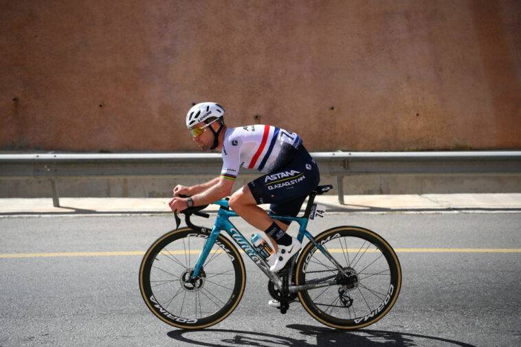 Mark Cavendish usa Omán para desarrollar fuerza y ​​​​comunicación cuando comienza el mandato de Astana