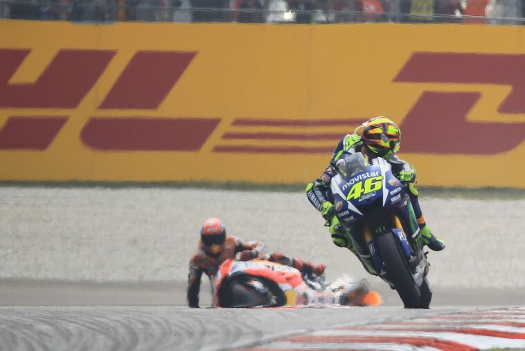 Valentino Rossi Marc Márquez Sepang MotoGP colisión 2015